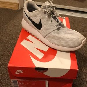 Women’s Nike Rosherun